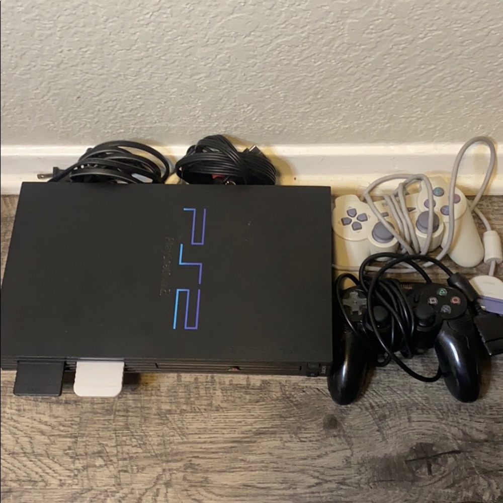 PLAYSTATION 2 BUNDLE